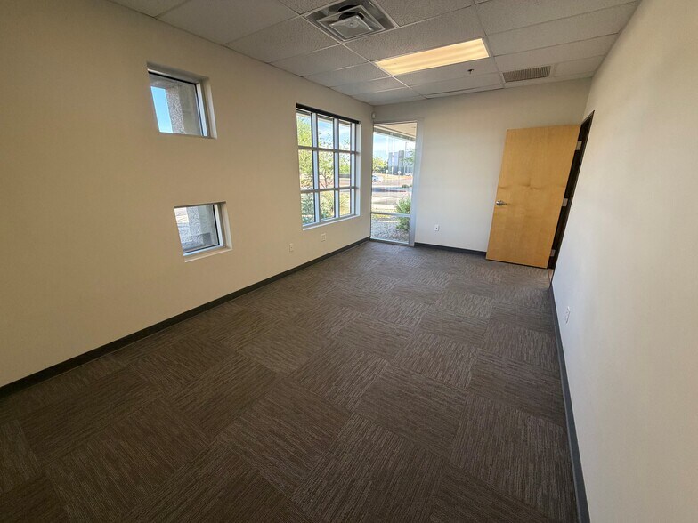 More Photos Of 7910 N Glen Harbor Blvd, Glendale Unknown For Lease