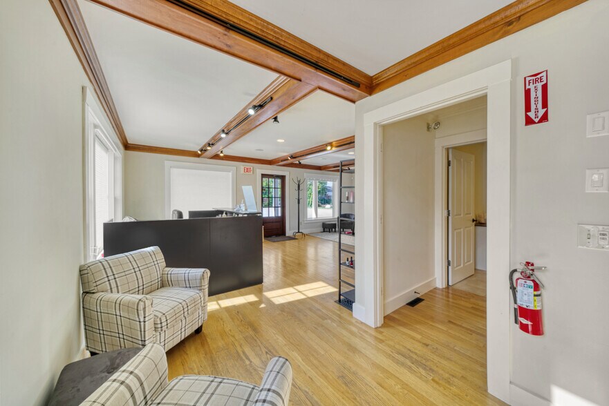 More Photos Of 207-209 Main St, New London Freestanding For Sale