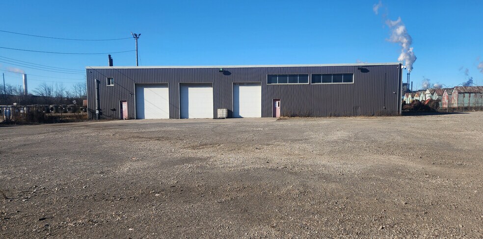 Primary Photo Of 675 Strathearne Ave, Hamilton Warehouse For Lease
