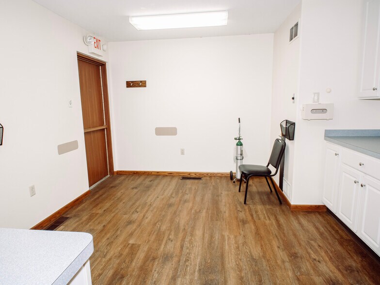 More Photos Of 603 N State St, Girard Medical For Sale