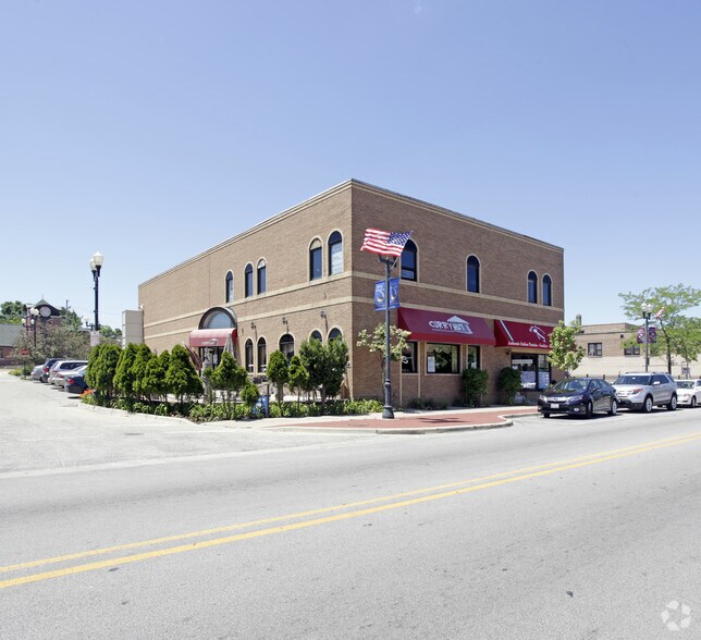 Primary Photo Of 410 Sheridan Rd, Highwood Freestanding For Sale