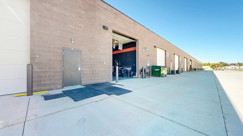 More Photos Of 943-965 E 11th St, Loveland Warehouse For Sale