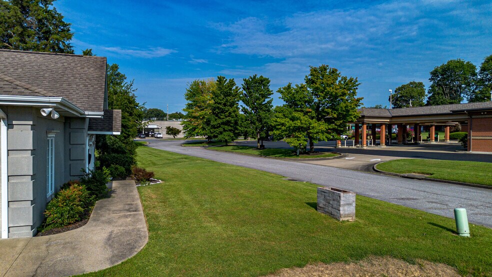 More Photos Of 3140 Parisa Dr, Paducah Office For Sale