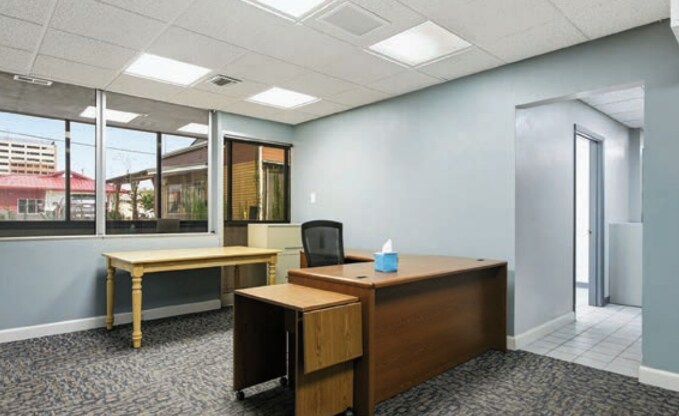 More Photos Of 200 E Walnut St, Columbia Office For Sale