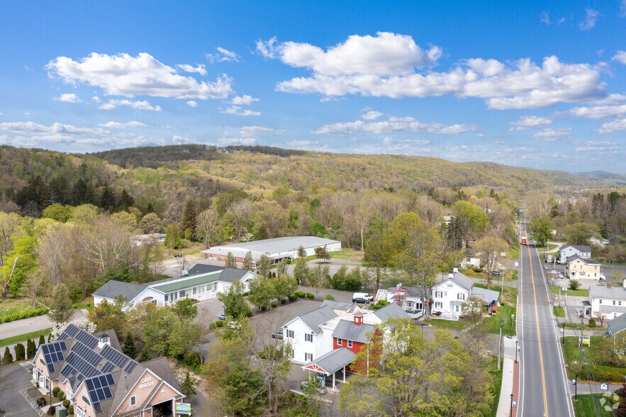 More Photos Of 834 Federal Rd, Brookfield Freestanding For Lease