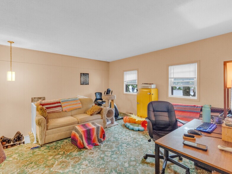 More Photos Of 239 E Main St, Westminster Office For Sale