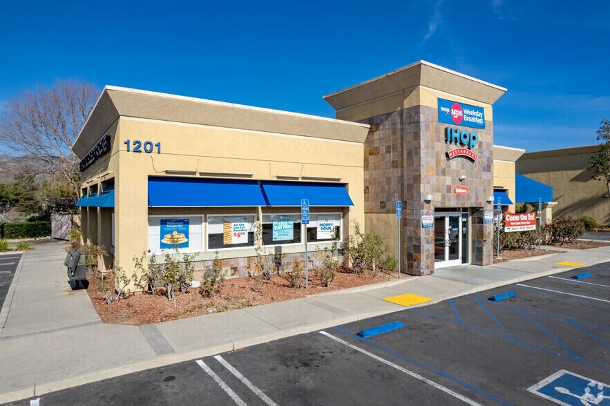 More Photos Of 1165-1275 Foothill Blvd, La Verne Unknown For Lease