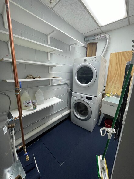 More Photos Of 3525-3529 Rochester Rd, Troy Freestanding For Lease