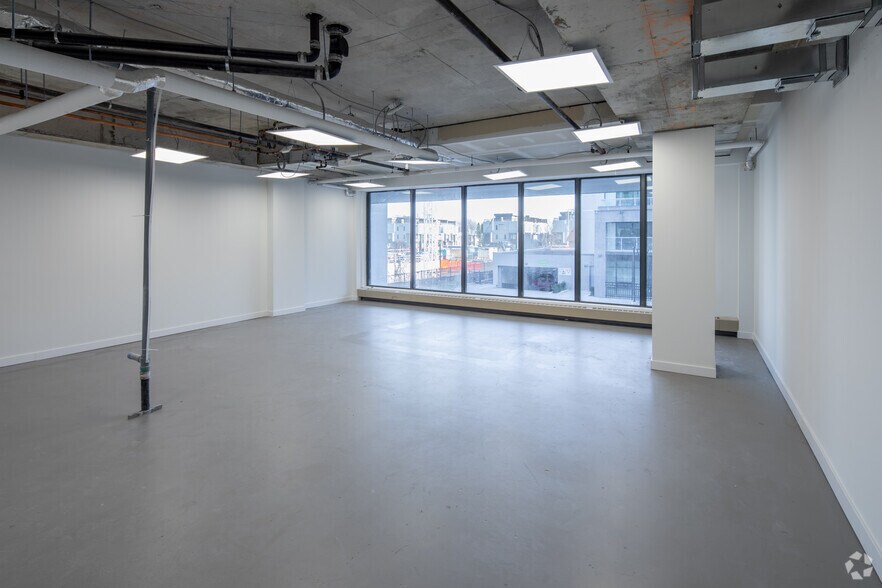 More Photos Of 2-14 Cusack Ct, Toronto Apartments For Lease