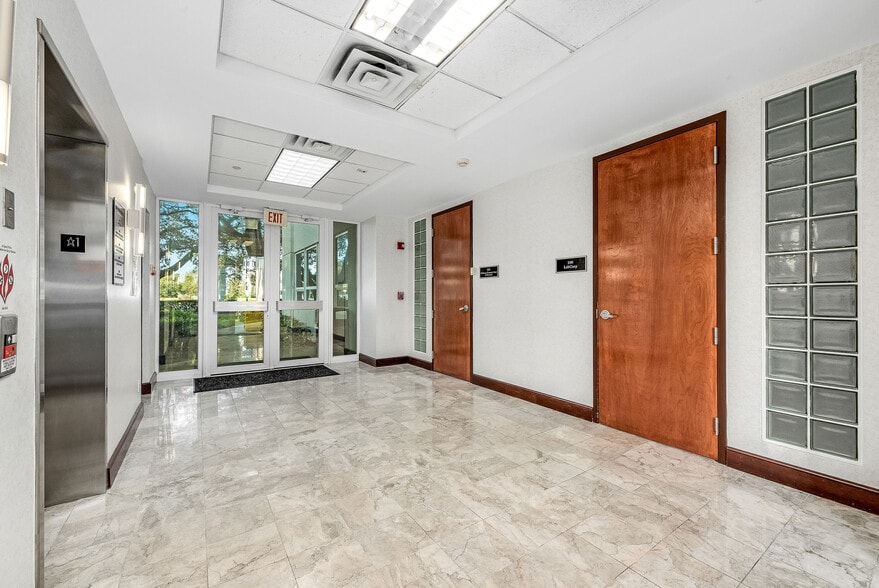 More Photos Of 1735 W Hibiscus Blvd, Melbourne Medical For Lease