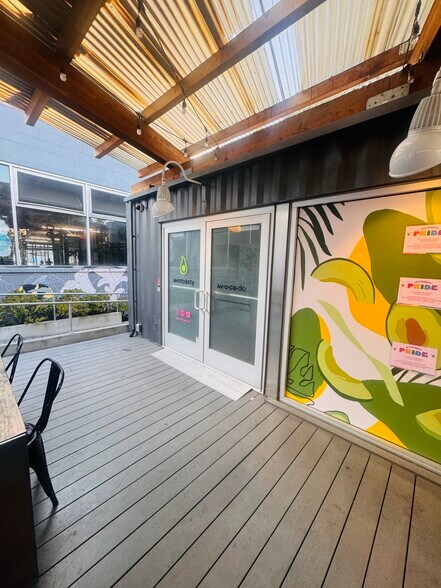 More Photos Of 175 Bay Pl, Oakland Restaurant For Lease