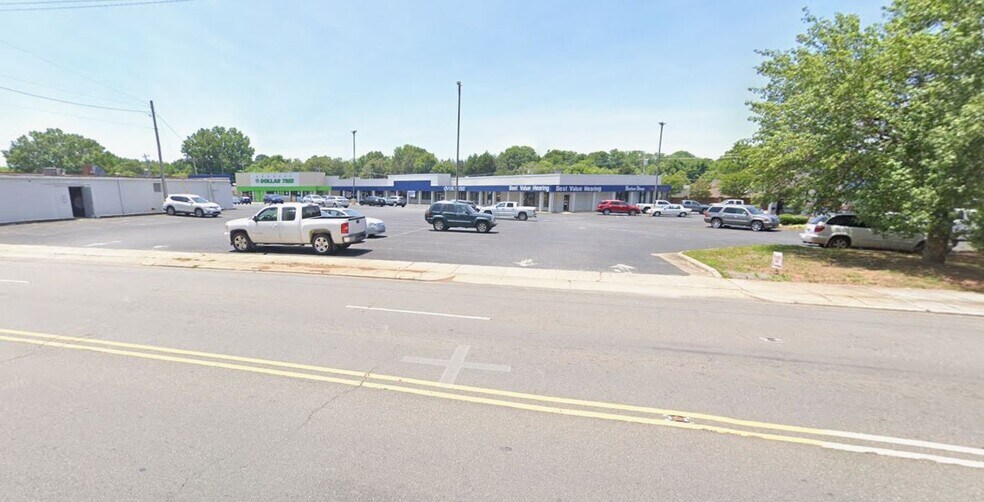 More Photos Of 805 N Center St, Statesville Unknown For Lease