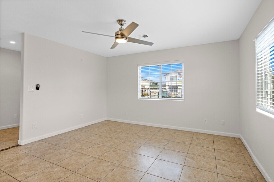 More Photos Of 1749 Dahlia Ave, San Diego Apartments For Sale