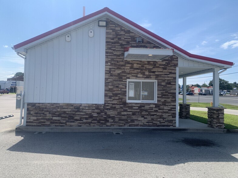 More Photos Of 1060 Margaret Ct, Madisonville Specialty For Lease