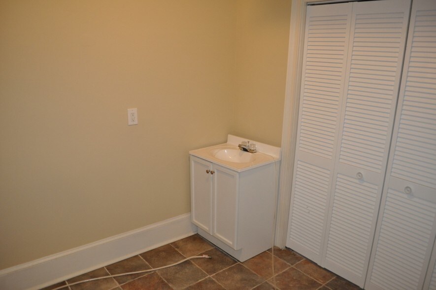 More Photos Of 4330 S Lee St, Buford Medical For Lease