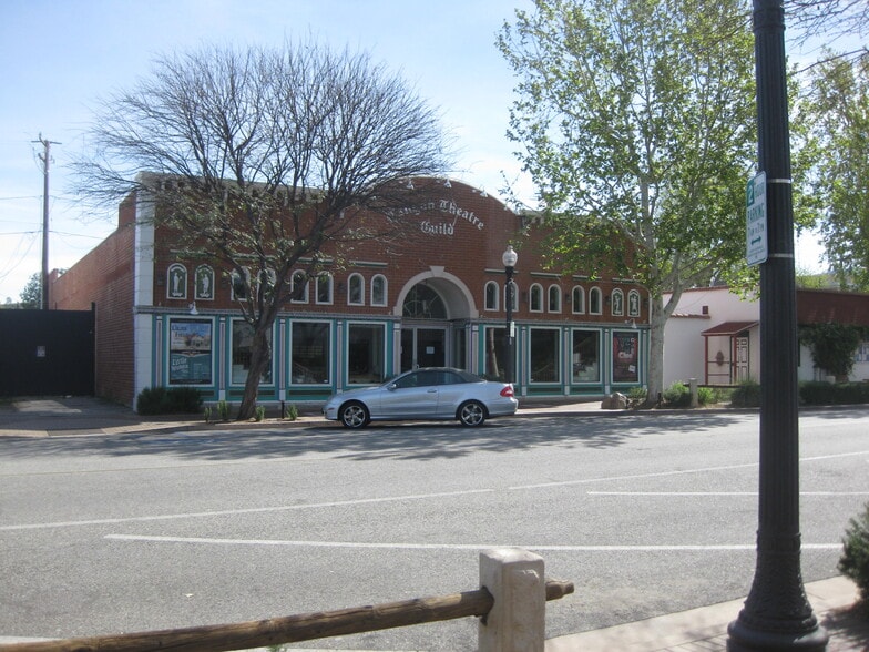 More Photos Of 24251 Main St, Santa Clarita General Retail For Lease