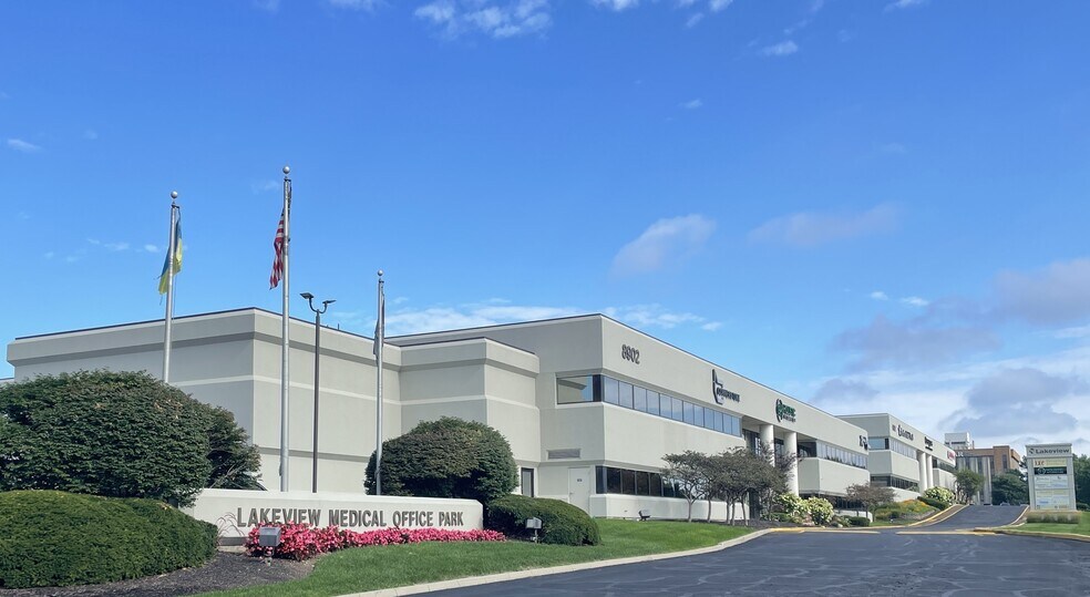 More Photos Of 8902-9002 N Meridian St, Indianapolis Medical For Lease