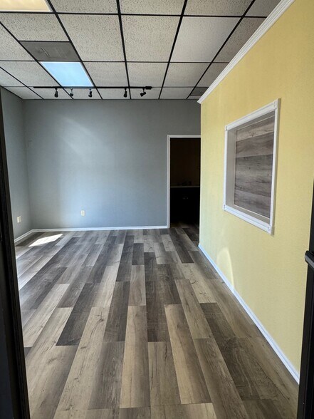 More Photos Of 101 SE 4th St, Moore Office For Lease