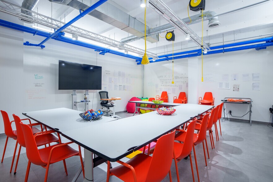More Photos Of 2450 Hollywood Blvd, Hollywood Loft Creative Space For Sale