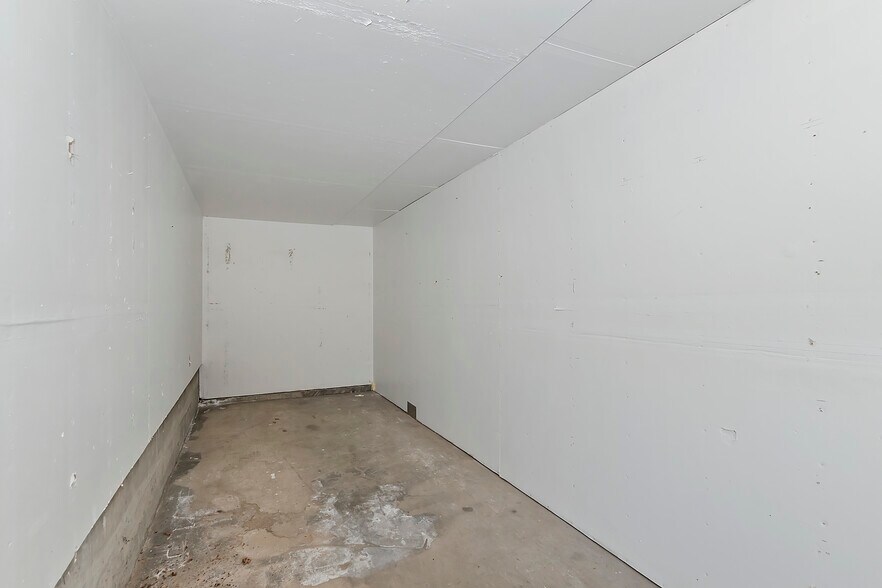 More Photos Of 41659 Big Bear Blvd, Big Bear Lake Office Residential For Lease