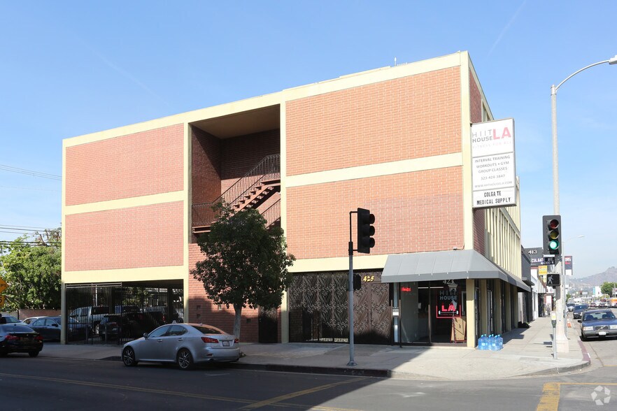 More Photos Of 421-425 S Fairfax Ave, Los Angeles Medical For Lease