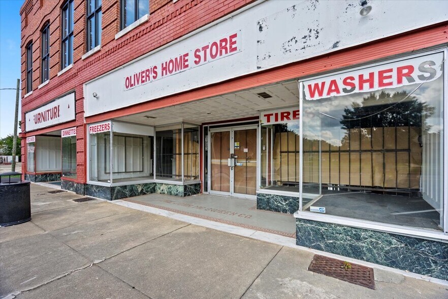 More Photos Of 163 W Main St, Timmonsville General Retail For Sale