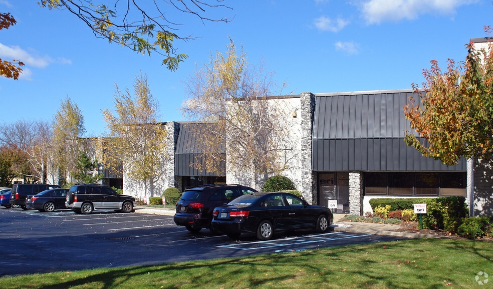Primary Photo Of 163 Keyland Ct, Bohemia Manufacturing For Lease