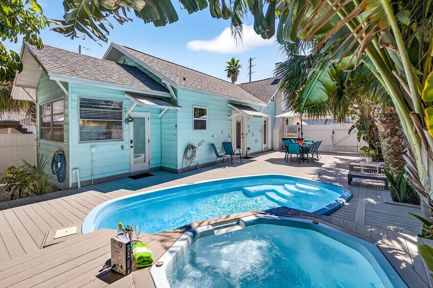 More Photos Of 26 Cambria St, Clearwater Beach Specialty For Sale