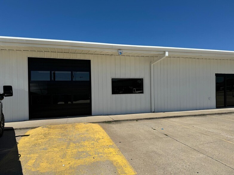 More Photos Of 1210 SE Walton Blvd, Bentonville Freestanding For Lease