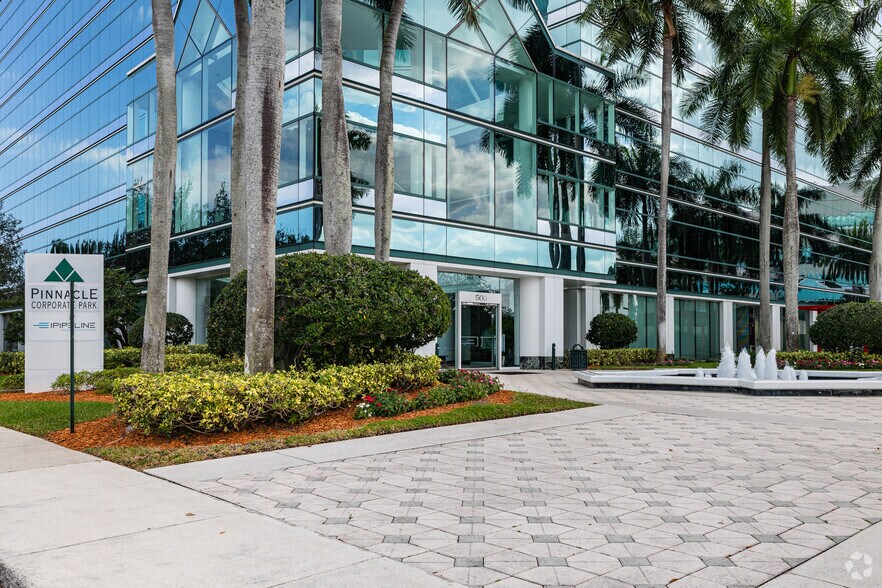 More Photos Of 550 W Cypress Creek Rd, Fort Lauderdale Office For Lease