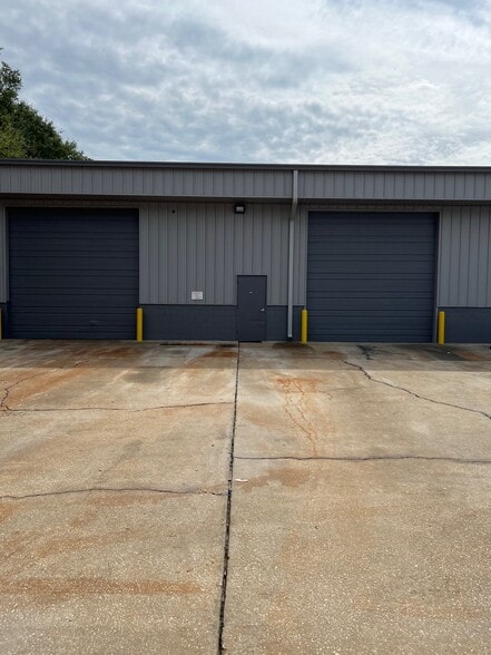 More Photos Of 970-1010 Ocoee Apopka Rd, Apopka Warehouse For Lease
