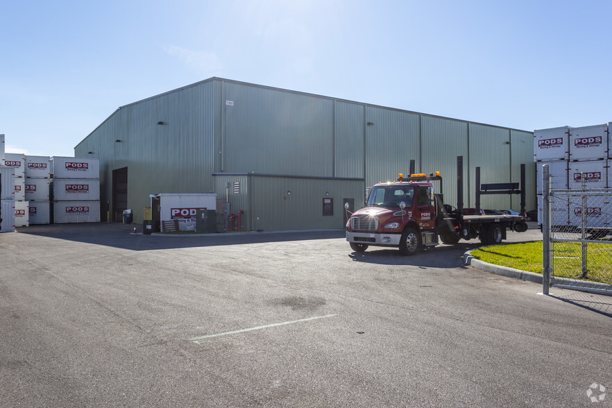 Primary Photo Of 11891 Amedicus Ln, Fort Myers Warehouse For Lease