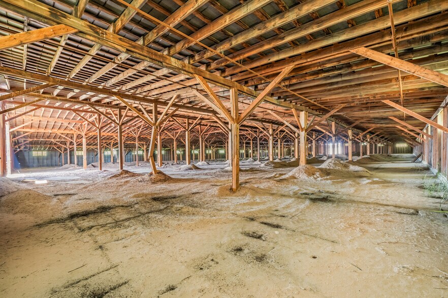 More Photos Of 901 Underwood Street, Littlefield Warehouse For Sale