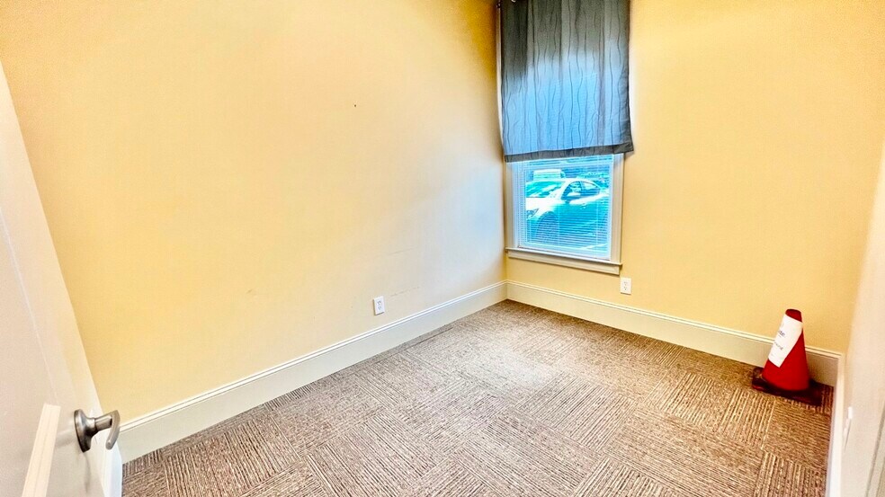 More Photos Of 2469 E Piedmont Rd, Marietta Office For Lease