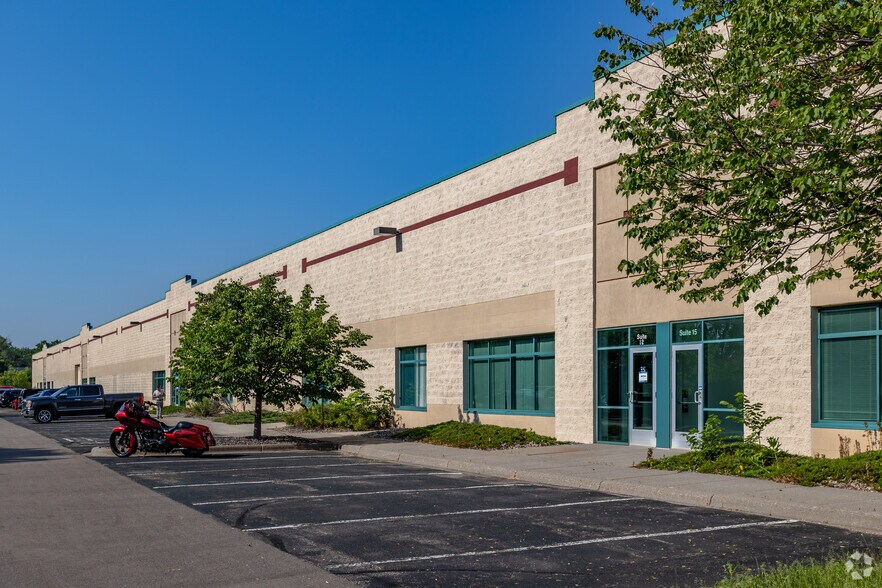 More Photos Of 7700 N 68th Ave, Minneapolis Light Manufacturing For Lease