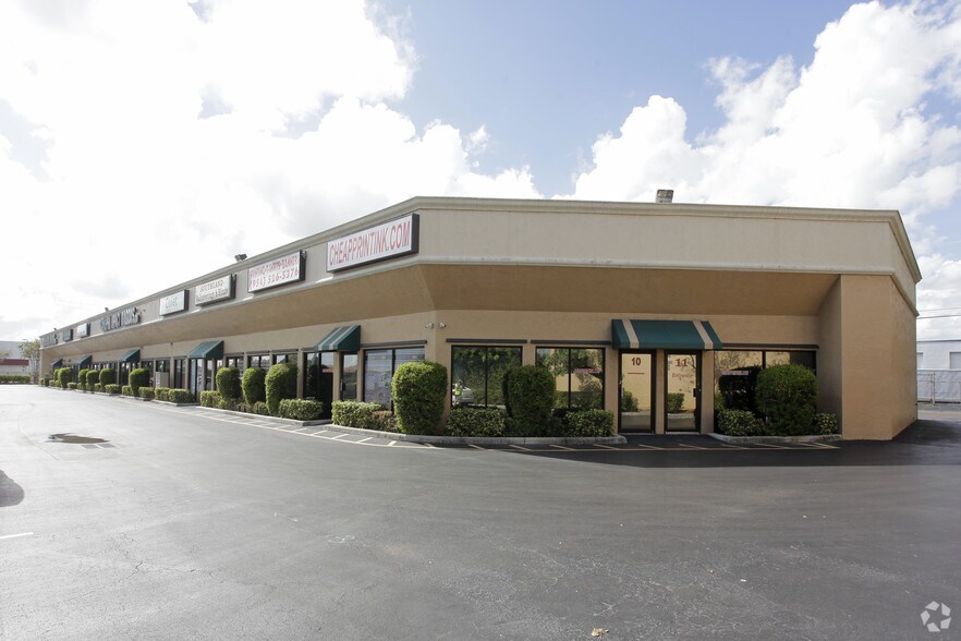 More Photos Of 590 SW 9th Ter, Pompano Beach Showroom For Lease