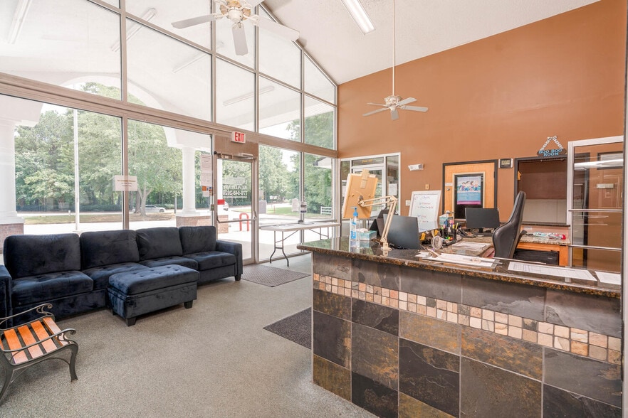 More Photos Of 2081 Mesa Valley Way, Austell Specialty For Sale