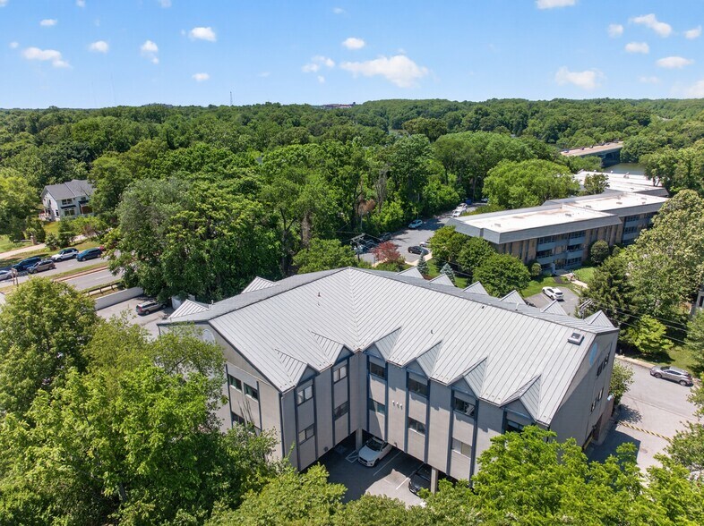 More Photos Of 716 Monterey Ave, Annapolis Medical For Sale