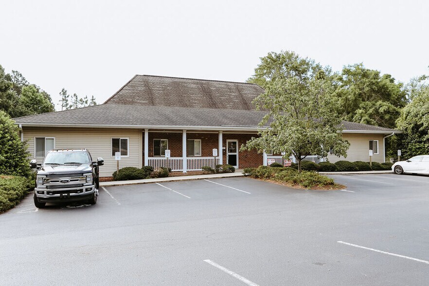 More Photos Of 1295 Old Us-1 Hwy S, Southern Pines Office For Sale