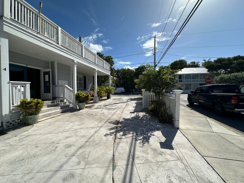 More Photos Of 828 White St, Key West Office For Lease