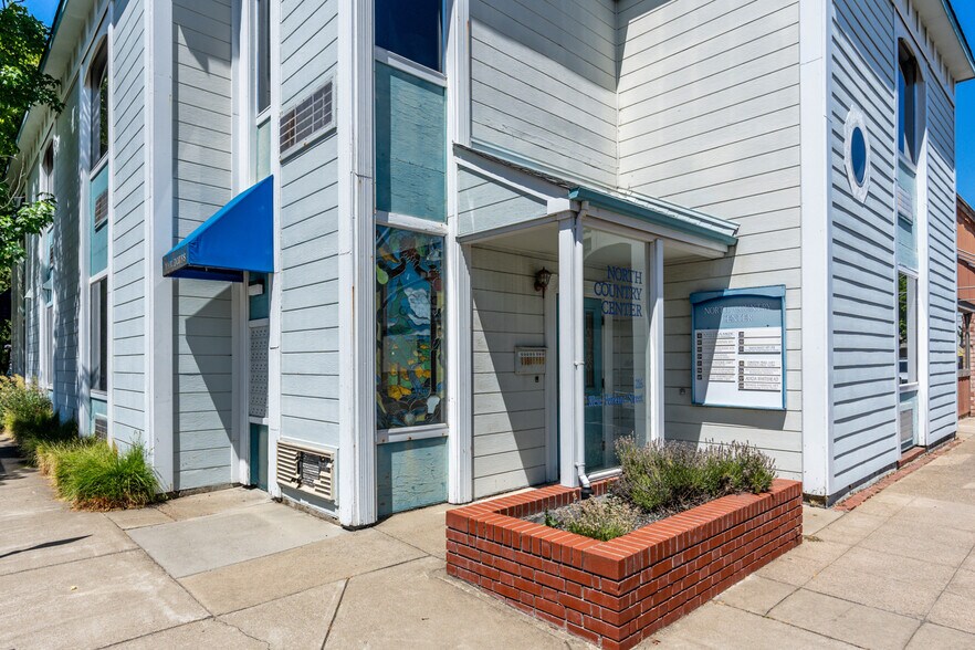 More Photos Of 216 W Perkins St, Ukiah Office For Sale