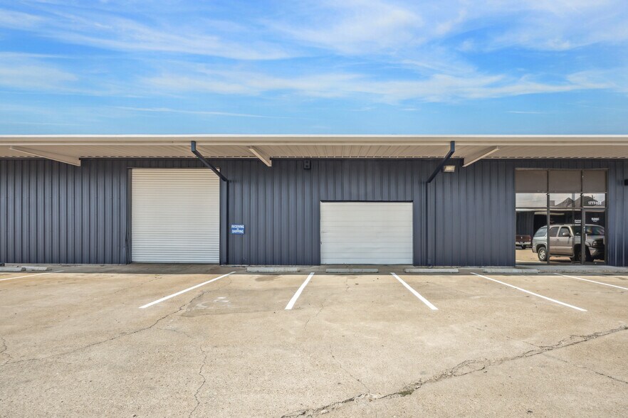 More Photos Of 1771 Upland Dr, Houston Unknown For Lease