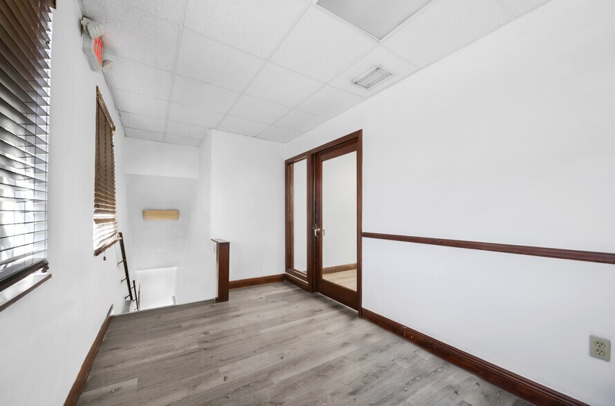 More Photos Of 3471-3475 SW 8th St, Miami Unknown For Lease