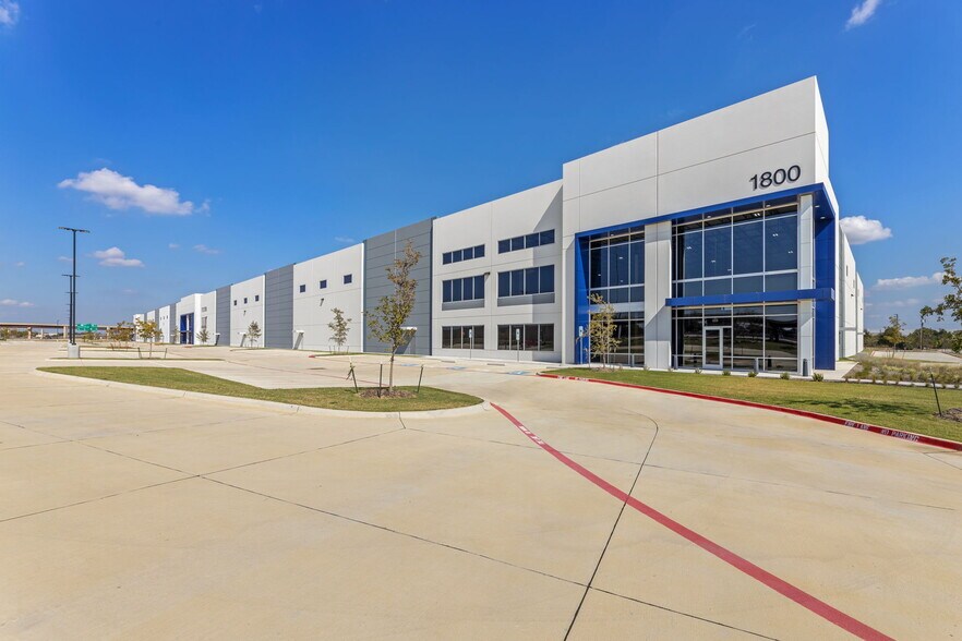 More Photos Of 1800 State Highway 121, Grapevine Distribution For Lease