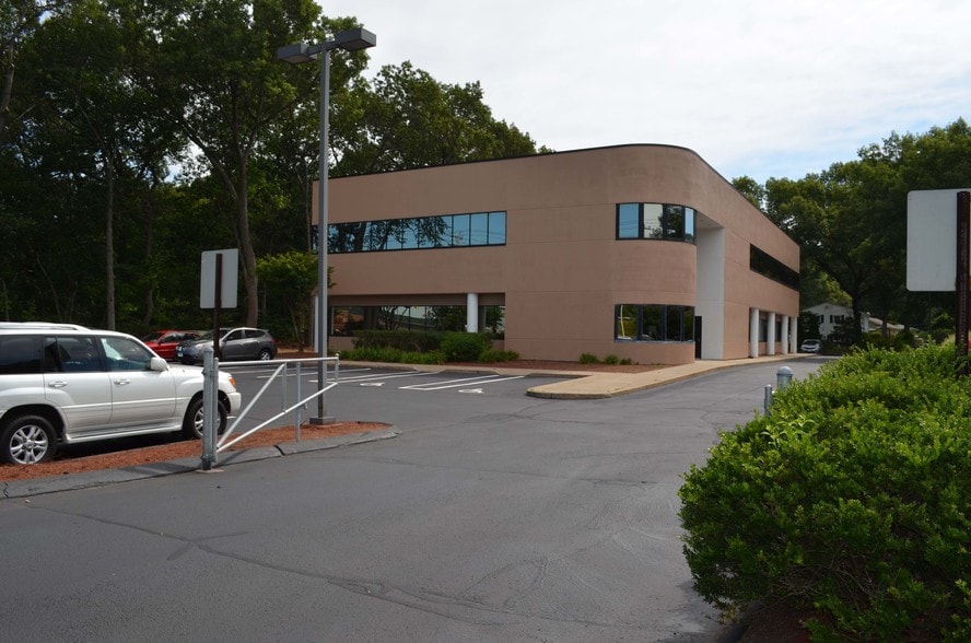 More Photos Of 556 Washington Ave, North Haven Office For Sale