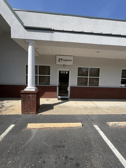More Photos Of 111 Library Hill Ln, Lexington Storefront Retail Office For Lease