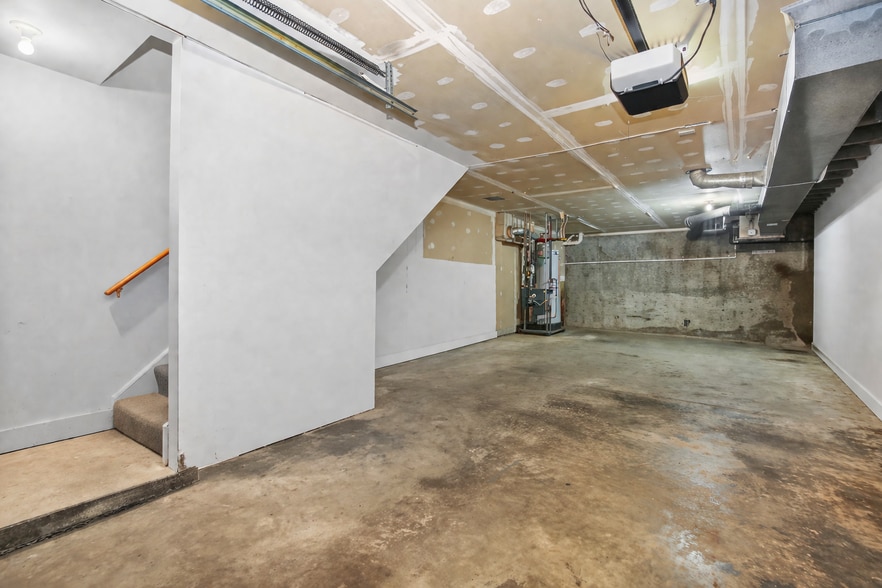 More Photos Of 21 Division St, Greenwich Multifamily For Sale