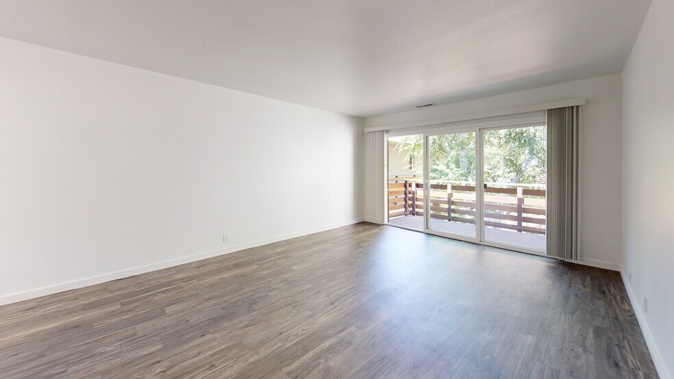 More Photos Of 109 Professional Center Pky, San Rafael Apartments For Sale