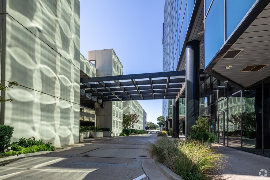 More Photos Of 5100 E Skelly Dr, Tulsa Office For Sale