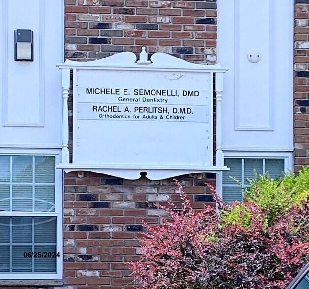 More Photos Of 25 Lowell St, Wilmington Loft Creative Space For Sale